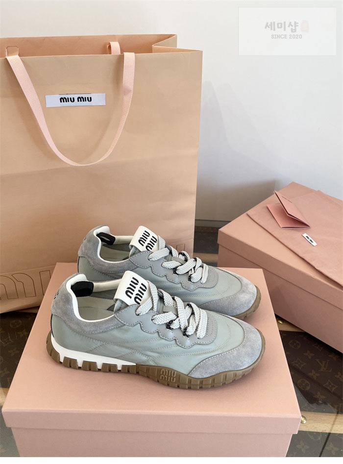 Miu Miu 미우미우 타이어 기능성 소재 스니커즈 화이트 신발 9번 이미지
