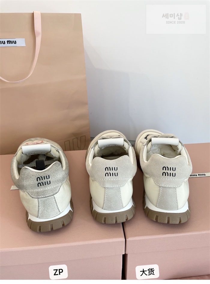 Miu Miu 미우미우 타이어 기능성 소재 스니커즈 화이트 신발 20번 이미지