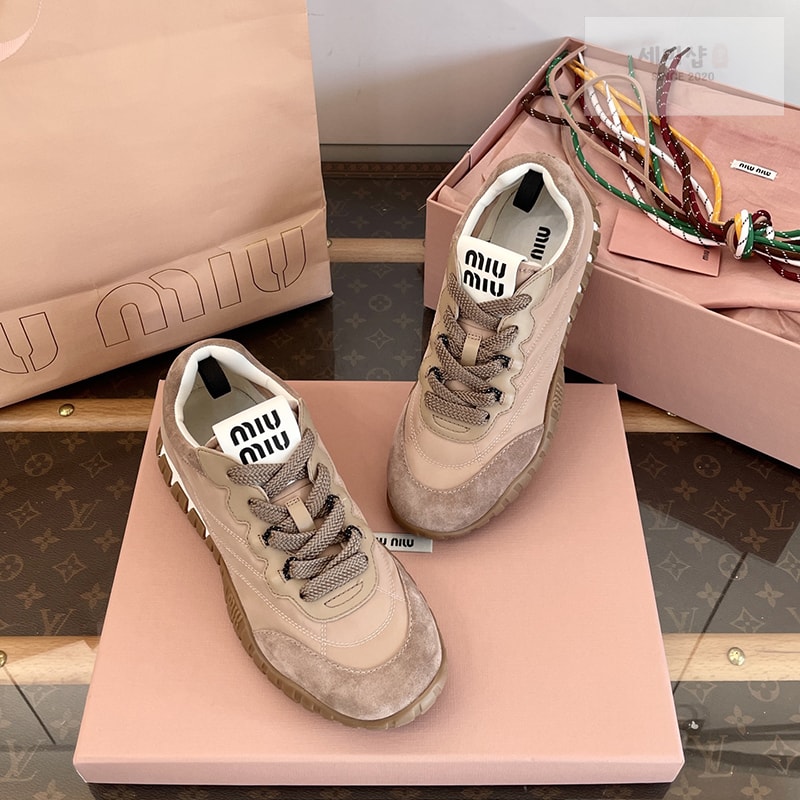 Miu Miu 미우미우 타이어 기능성 스웨이드 스니커즈 다크 로즈 신발 1번 이미지