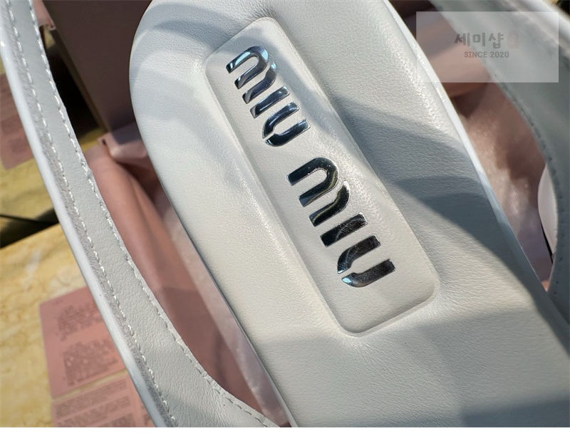Miu Miu 미우미우 투톤 페이턴트 레더 슬링백 펌프스 신발 15번 이미지
