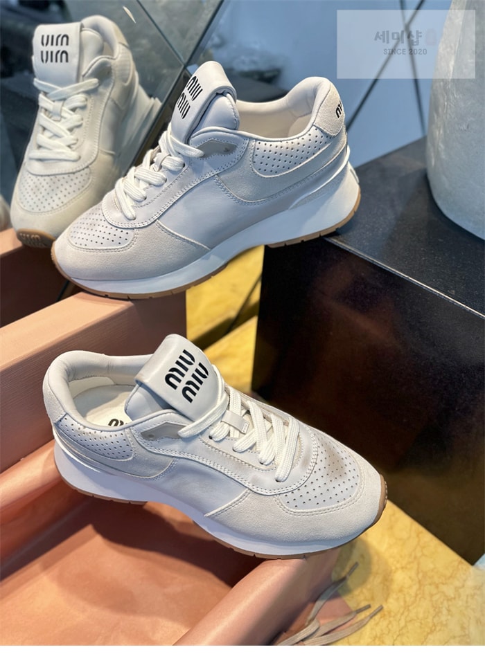 Miu Miu 미우미우 퍼퍼레이터드 로우 탑 스니커즈 신발 4번 이미지
