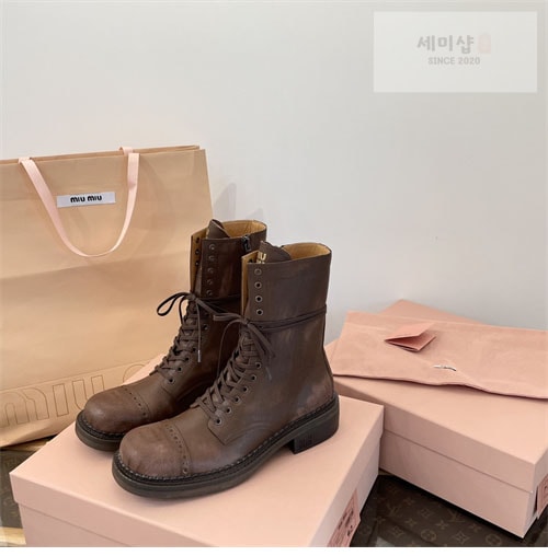 Miu Miu 미우미우 24FW 가죽 레이스 부티 신발 17번 이미지
