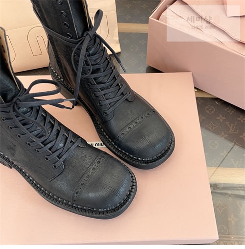 Miu Miu 미우미우 24FW 가죽 레이스 부티 신발 20번 이미지