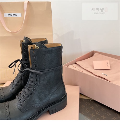Miu Miu 미우미우 24FW 가죽 레이스 부티 신발 22번 이미지