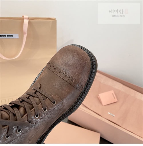 Miu Miu 미우미우 24FW 가죽 레이스 부티 신발 23번 이미지