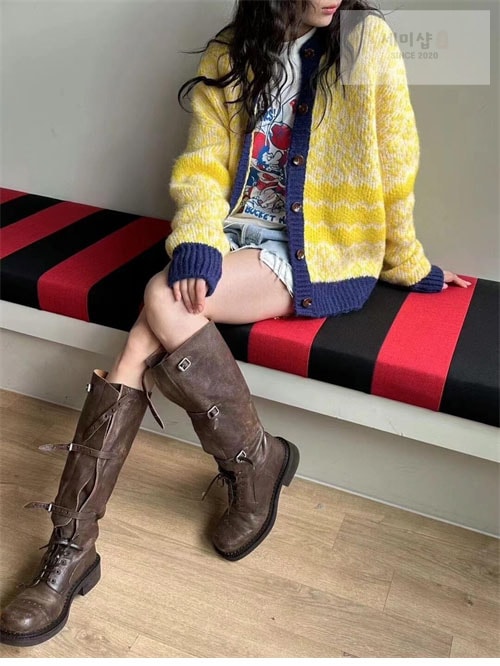 Miu Miu 미우미우 24FW 프린트 로고 슈레이스 가죽 부츠 신발 2번 이미지