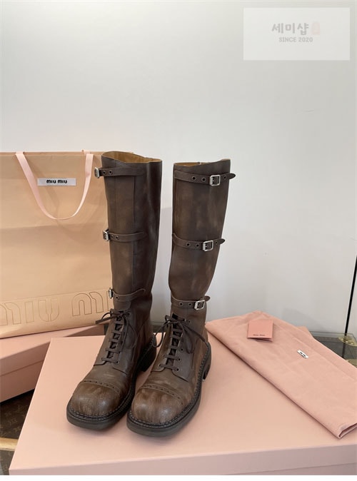 Miu Miu 미우미우 24FW 프린트 로고 슈레이스 가죽 부츠 신발 11번 이미지