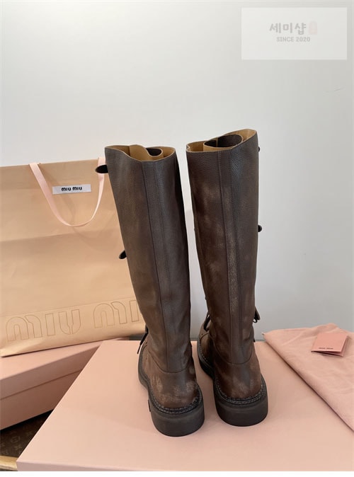 Miu Miu 미우미우 24FW 프린트 로고 슈레이스 가죽 부츠 신발 19번 이미지