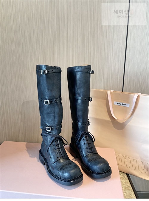 Miu Miu 미우미우 24FW 프린트 로고 슈레이스 가죽 부츠 신발 4번 이미지