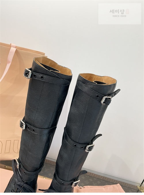 Miu Miu 미우미우 24FW 프린트 로고 슈레이스 가죽 부츠 신발 29번 이미지