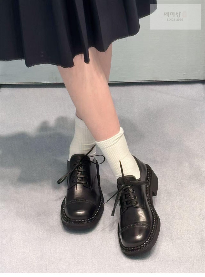Miu Miu 미우미우 25FW 옥스포드 스트랩 더비 로퍼 신발 2번 이미지
