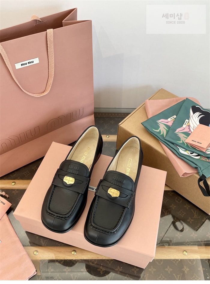 Miu Miu 미우미우 25SS 클래식 페니로퍼 블랙 신발 1번 이미지