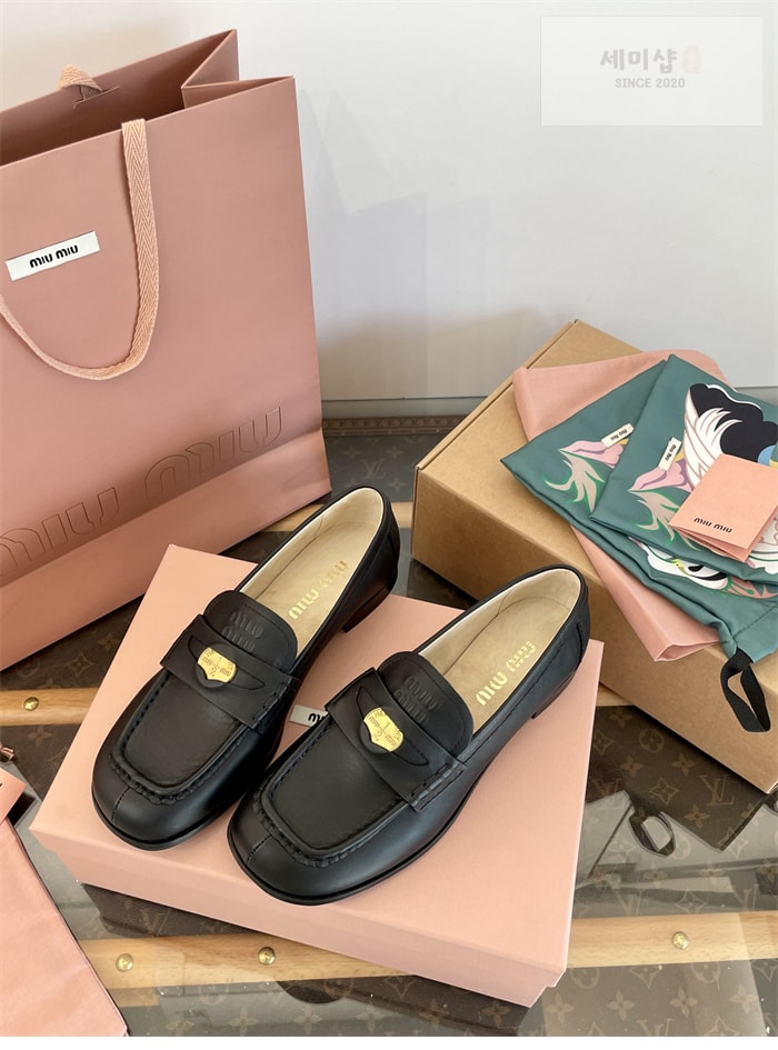 Miu Miu 미우미우 25SS 클래식 페니로퍼 블랙 신발 9번 이미지