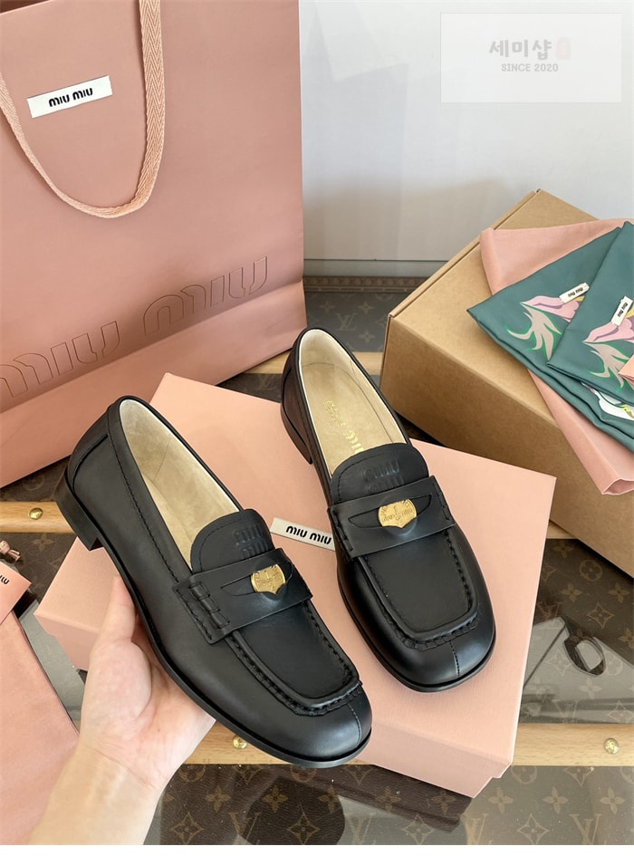 Miu Miu 미우미우 25SS 클래식 페니로퍼 블랙 신발 10번 이미지