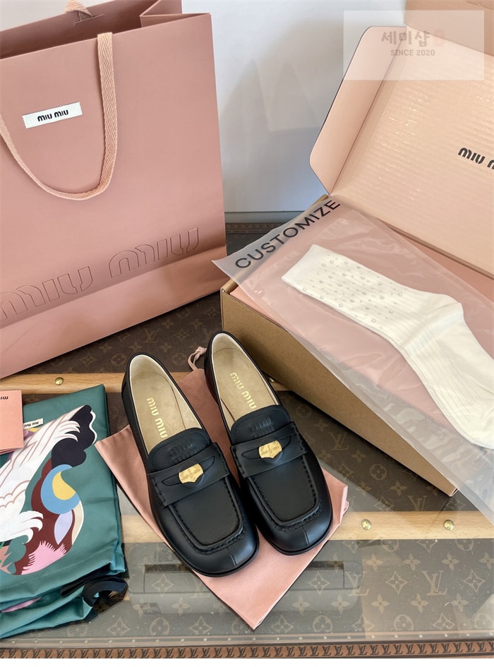 Miu Miu 미우미우 25SS 클래식 페니로퍼 블랙 신발 21번 이미지