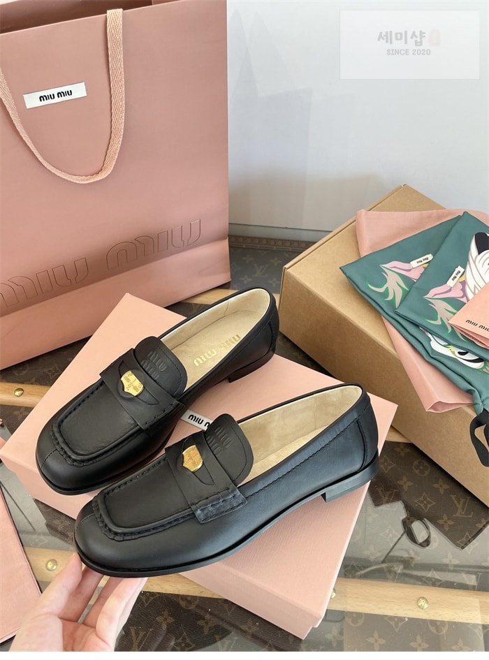Miu Miu 미우미우 25SS 클래식 페니로퍼 블랙 신발 2번 이미지