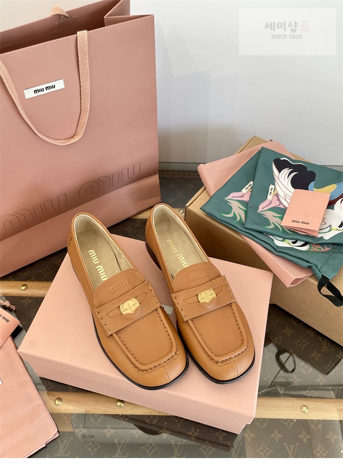 Miu Miu 미우미우 25SS 클래식 페니로퍼 블랙 신발 3번 이미지