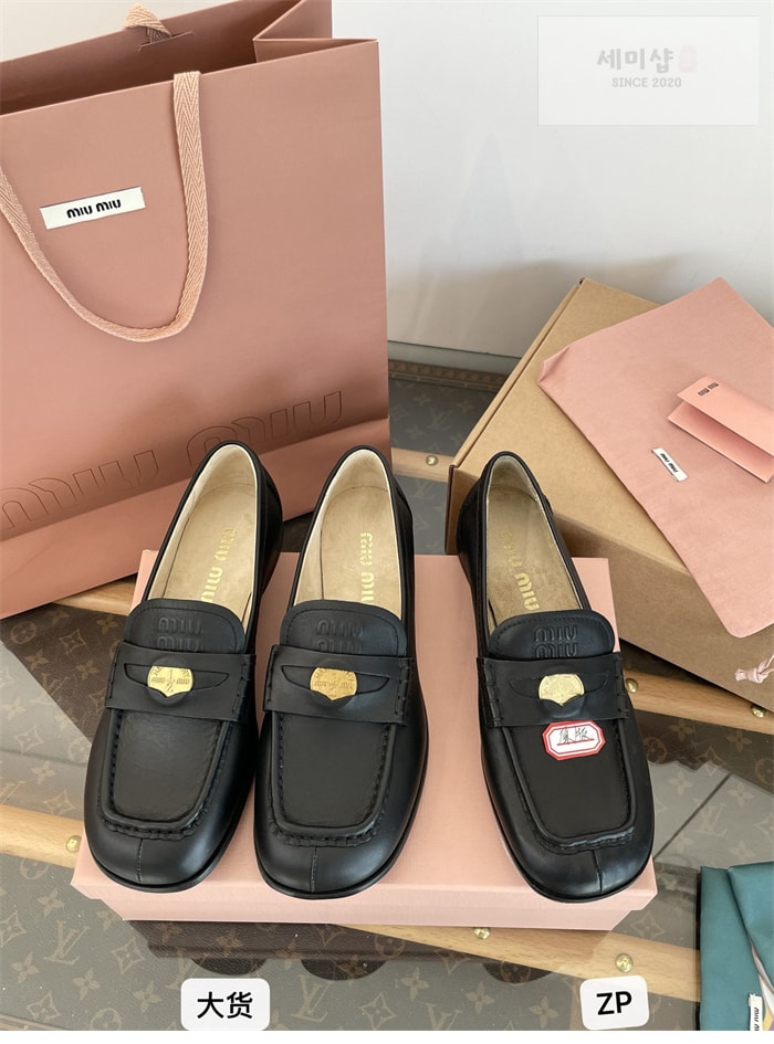 Miu Miu 미우미우 25SS 클래식 페니로퍼 블랙 신발 4번 이미지
