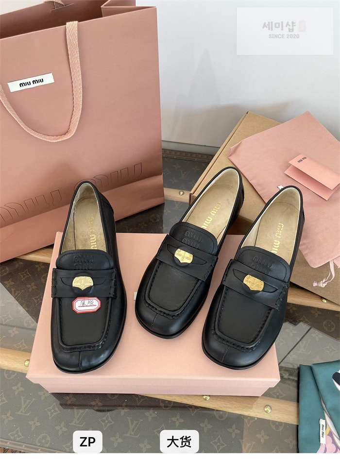 Miu Miu 미우미우 25SS 클래식 페니로퍼 블랙 신발 7번 이미지
