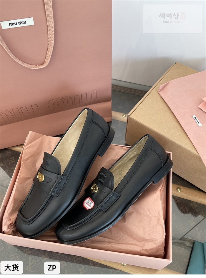 Miu Miu 미우미우 25SS 클래식 페니로퍼 블랙 신발 24번 이미지