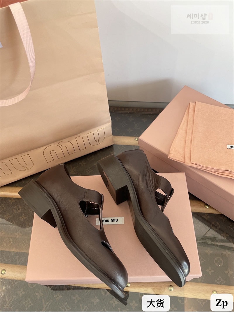 Miu Miu 미우미우 T 버클 메리제인 로퍼 신발 12번 이미지