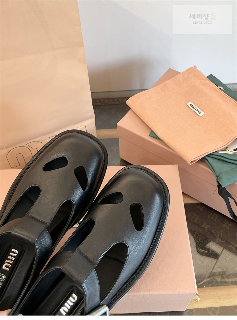 Miu Miu 미우미우 T 버클 메리제인 로퍼 신발 15번 이미지