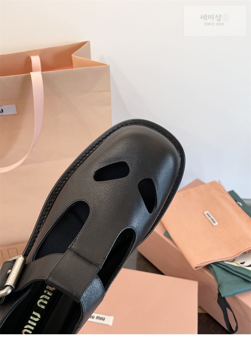 Miu Miu 미우미우 T 버클 메리제인 로퍼 신발 21번 이미지