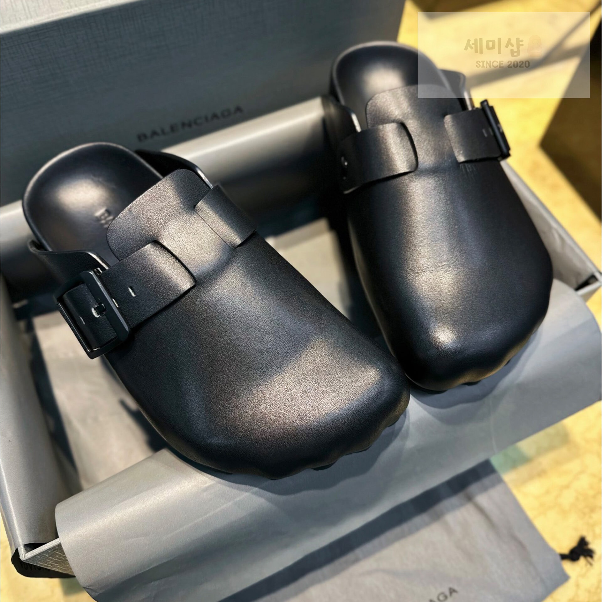 Balenciaga 발렌시아가 블랙 매트 카프스킨 맨 썬데이 뮬 “39SIZE – 44SIZE” 신발 1번 이미지