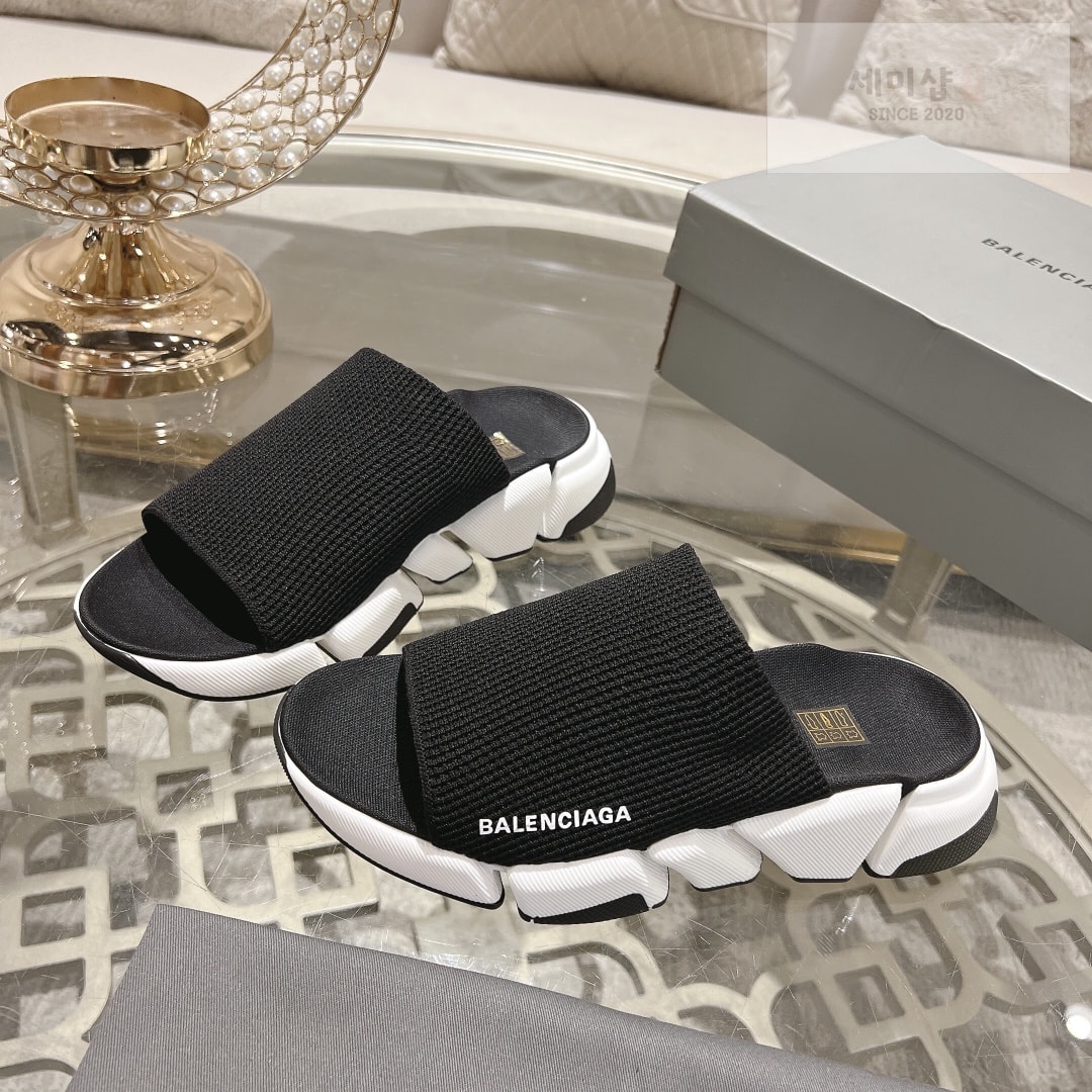 Balenciaga 발렌시아가 스피드 2.0 리사이클드 니트 슬라이드 검흰 신발 1번 이미지