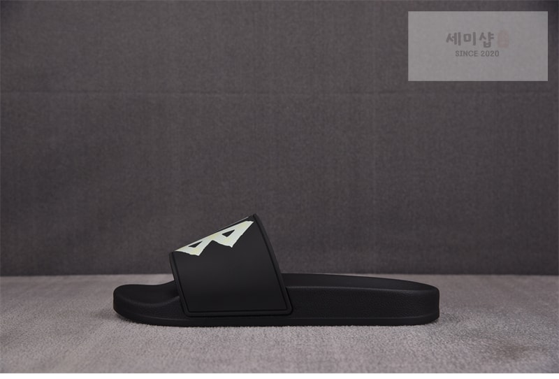 Balenciaga 발렌시아가 풀 슬라이드 샌들 테이프 타입 로고 남성용 신발 2번 이미지
