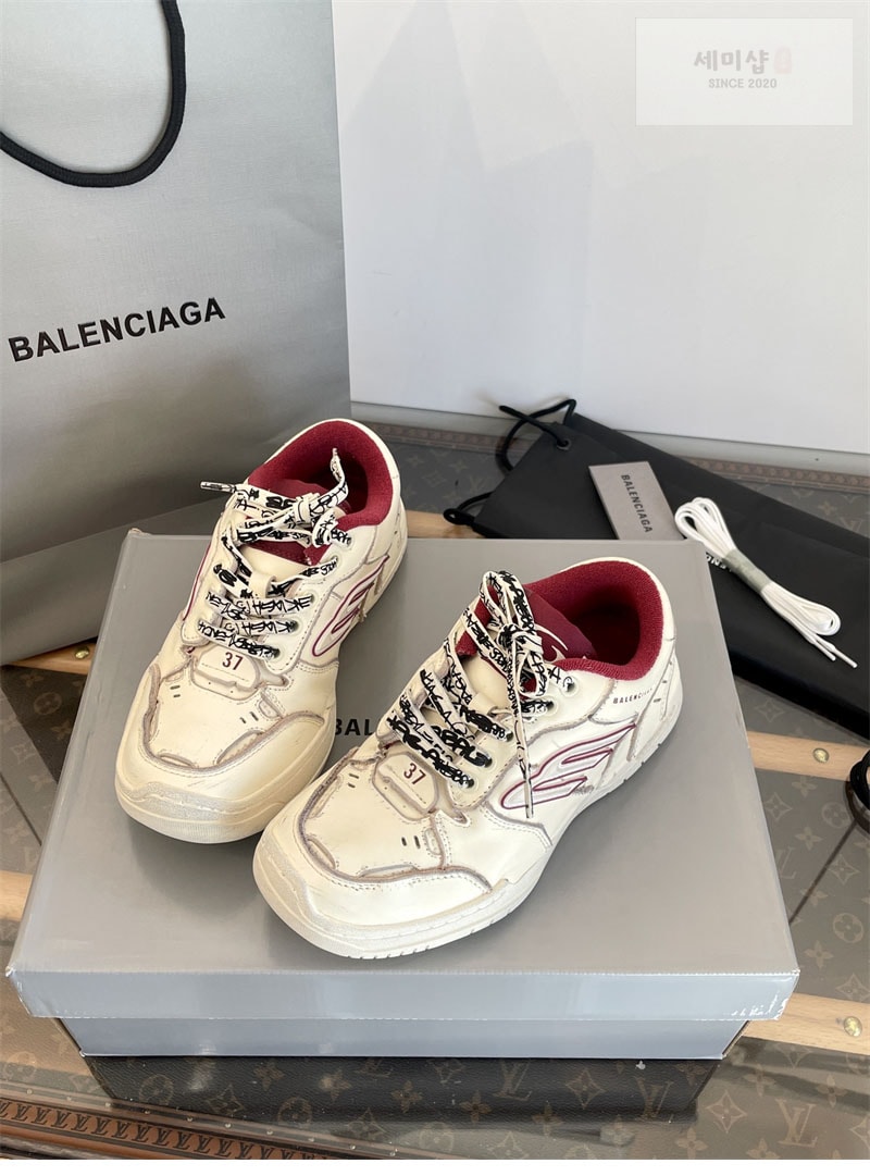 Balenciaga 발렌시아가 햄튼스 원-아웃 스니커즈 레플리카 6번 이미지 - 신발 | 세미샵 레플리카 사이트