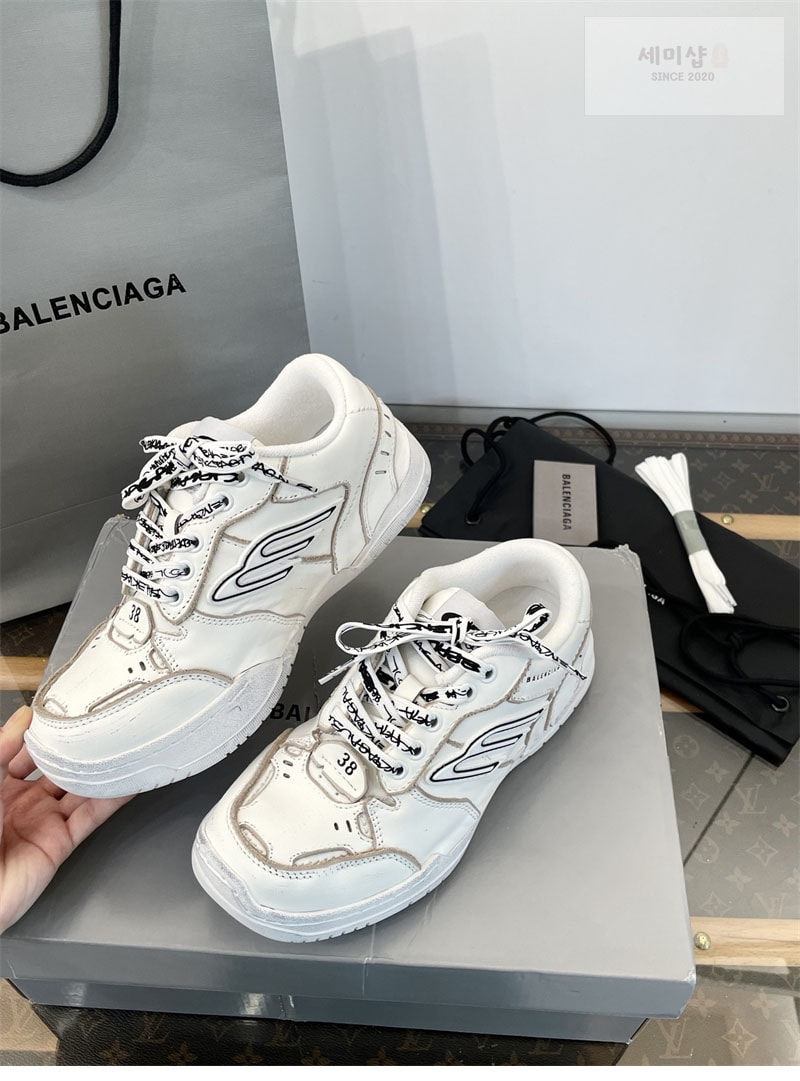 Balenciaga 발렌시아가 햄튼스 원-아웃 스니커즈 레플리카 10번 이미지 - 신발 | 세미샵 레플리카 사이트