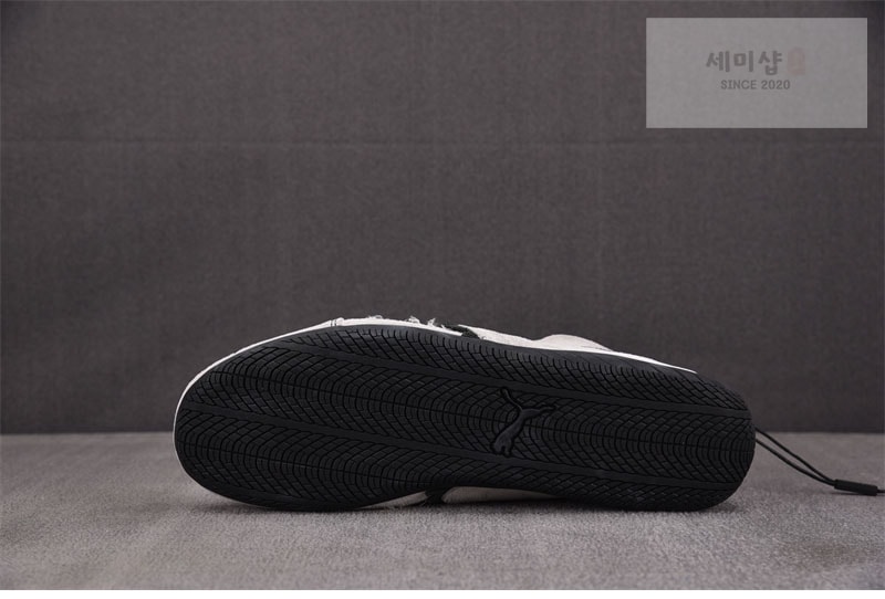 발렌시아가 발렌시아가 x 푸마 스피드캣 스웨이드 스니커즈 화이트/블랙 신발 5번 이미지