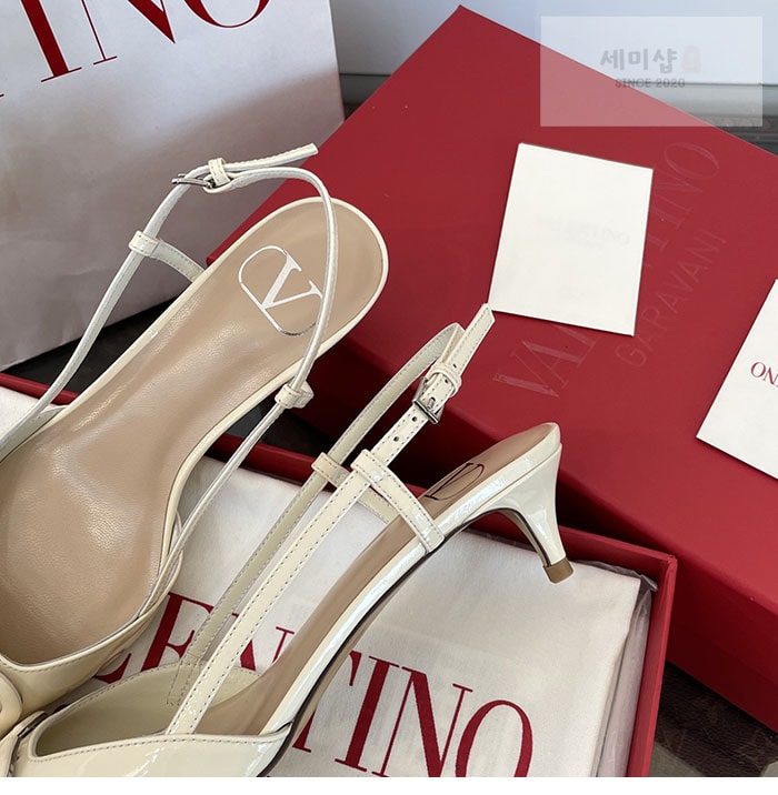Valentino 발렌티노 가라바니 V로고 힐 펌프스 블랙 신발 2번 이미지