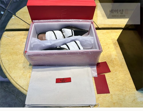 Valentino 발렌티노 펌프스 가라바니 락스터드 포인트 케이지 뮬 신발 4번 이미지