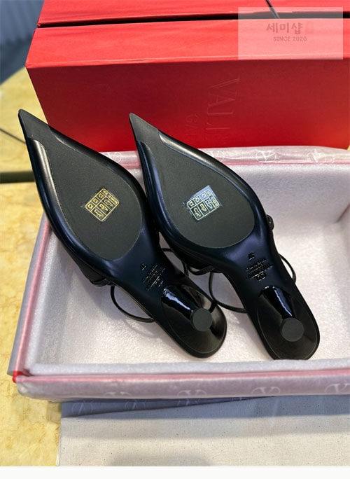 Valentino 발렌티노 펌프스 가라바니 락스터드 포인트 케이지 뮬 신발 11번 이미지