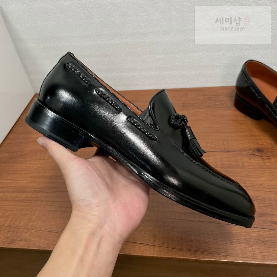 벨루티 벨루티 앤디 브레이디드 레더 테슬 로퍼 레플리카 4번 이미지 - 신발 | 세미샵 레플리카 사이트