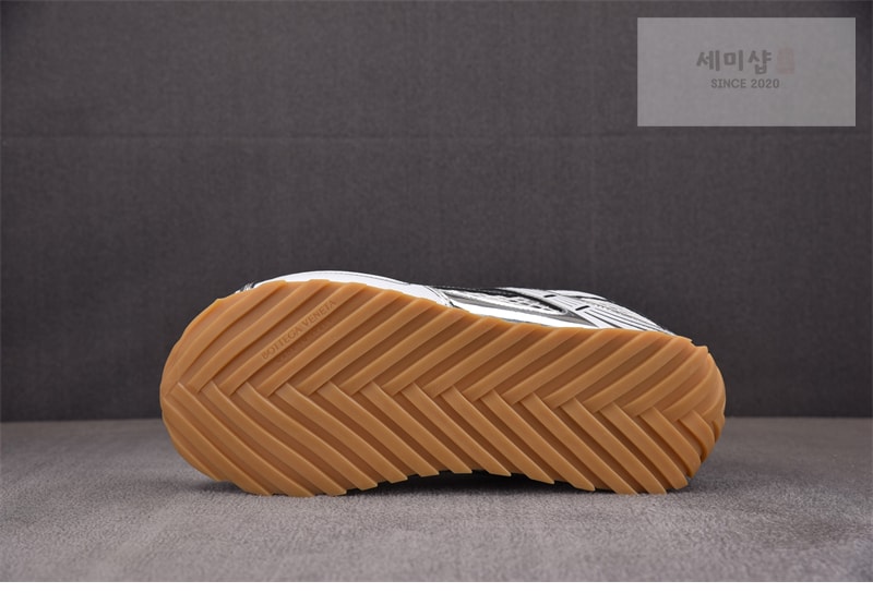 Bottega Veneta 보테가베네타 오르빗 스니커즈 실버/화이트/옵틱 화이트 러버 레플리카 5번 이미지 - 신발 | 세미샵 레플리카 사이트