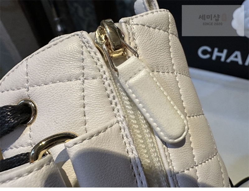 C H A N E L 샤넬 레터링 퀼팅 컴뱃 부츠 화이트 신발 15번 이미지