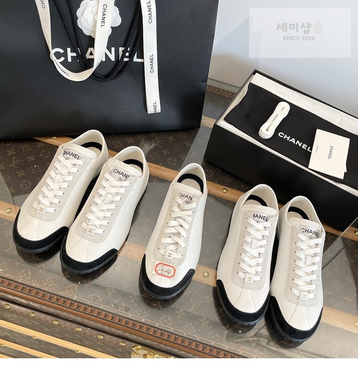 C H A N E L 샤넬 스몰로고 카프스킨 스니커즈 신발 14번 이미지
