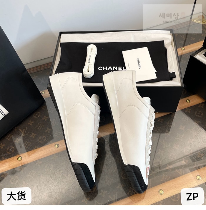 C H A N E L 샤넬 스몰로고 카프스킨 스니커즈 신발 17번 이미지