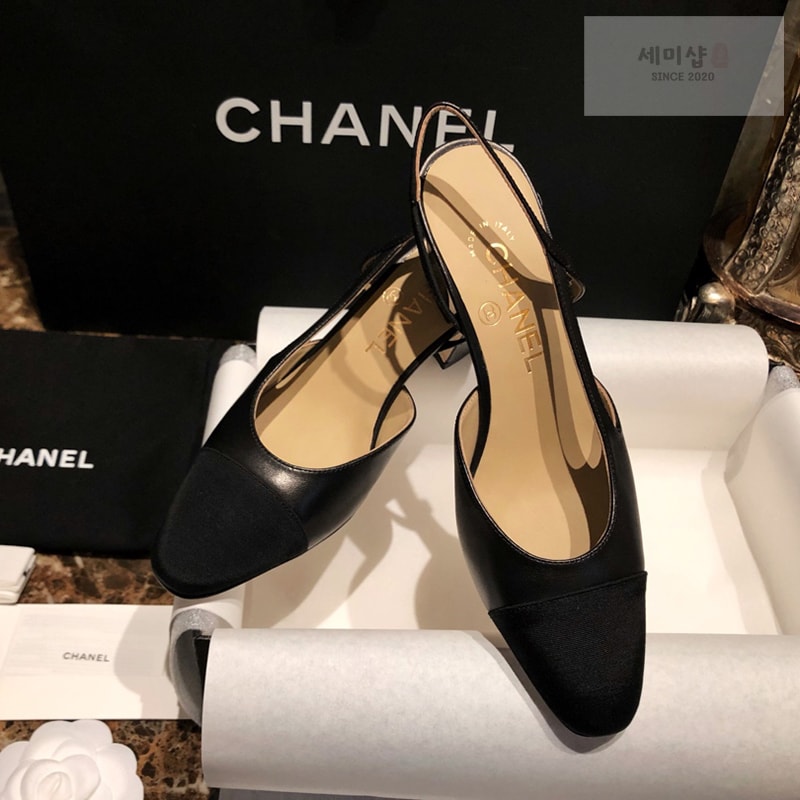 C H A N E L 샤넬 슬링백 클래식 쉽스킨 7cm 신발 1번 이미지