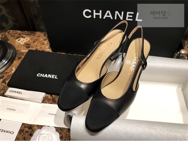 C H A N E L 샤넬 슬링백 클래식 쉽스킨 7cm 신발 2번 이미지