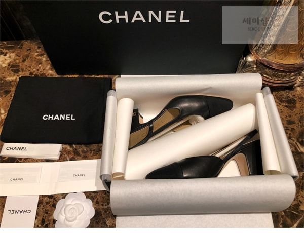 C H A N E L 샤넬 슬링백 클래식 쉽스킨 7cm 신발 3번 이미지