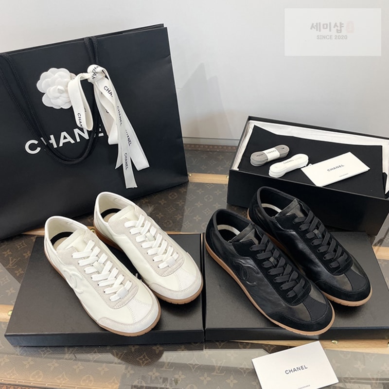 C H A N E L 샤넬 카프스킨 벨벳 스니커즈 신발 1번 이미지