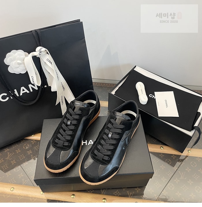 C H A N E L 샤넬 카프스킨 벨벳 스니커즈 신발 7번 이미지