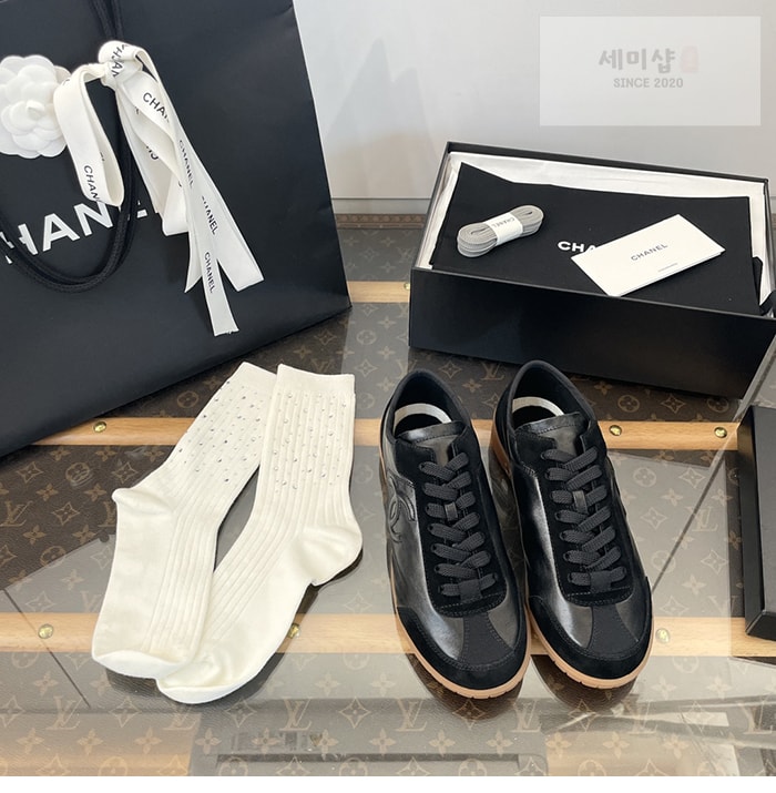 C H A N E L 샤넬 카프스킨 벨벳 스니커즈 신발 8번 이미지