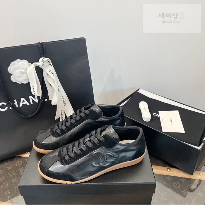 C H A N E L 샤넬 카프스킨 벨벳 스니커즈 신발 9번 이미지