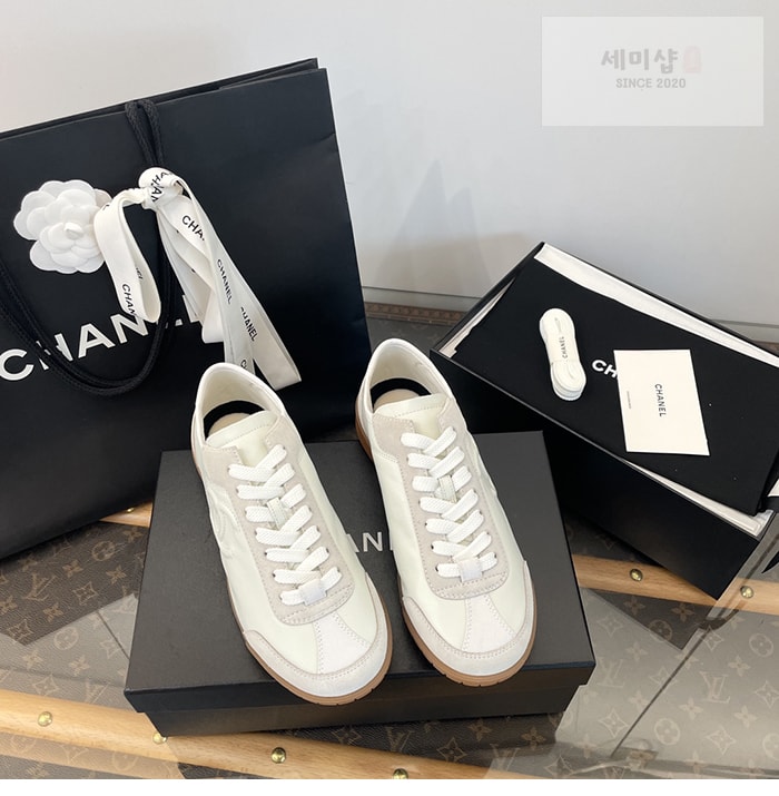 C H A N E L 샤넬 카프스킨 벨벳 스니커즈 신발 13번 이미지