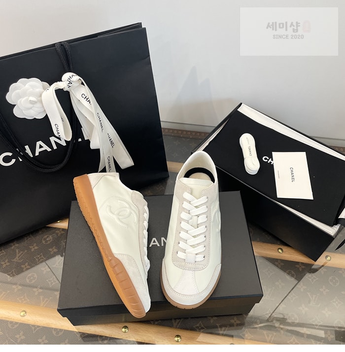 C H A N E L 샤넬 카프스킨 벨벳 스니커즈 신발 19번 이미지
